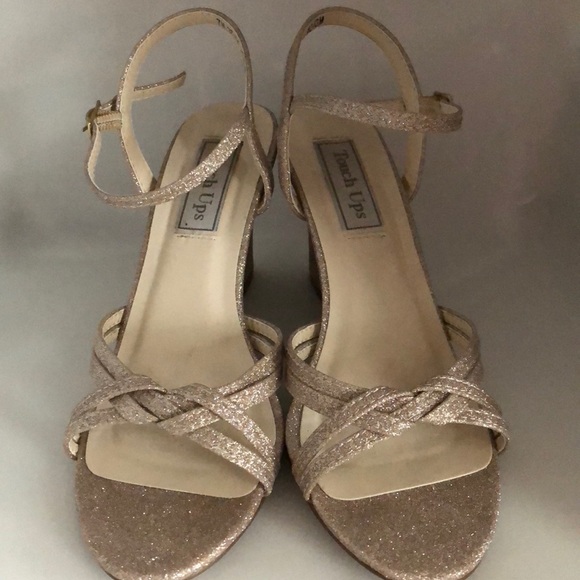 Touch Ups by Benjamin Walk Wedges - Picture 1 of 3